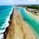 Um guia repleto de encantos do Nordeste do Brasil: descubra tesouros escondidos, praias de tirar o fôlego e uma cultura vibrante. Prepare-se para uma viagem dos sonhos por uma região cheia de magia e diversidade. Explore destinos únicos, desfrute de paisagens deslumbrantes e mergulhe na riqueza cultural. O Nordeste do Brasil espera por você para uma aventura inesquecível.