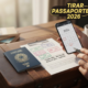 Passaporte brasileiro e documentos sobre mesa de planejamento para tirar passaporte em 2026.