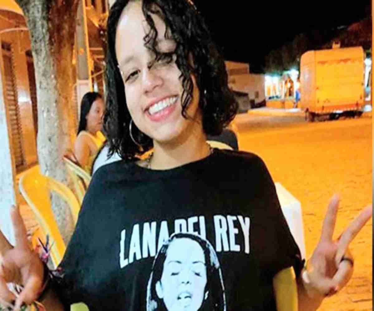 Alana Silveira Silva de 18 anos, estudante do Instituto Federal da Bahia (Ifba), em Brumado, foi encontrada morta na noite desta segunda-feira (07), em Malhada de Pedras, Bahia,  sua terra natal.